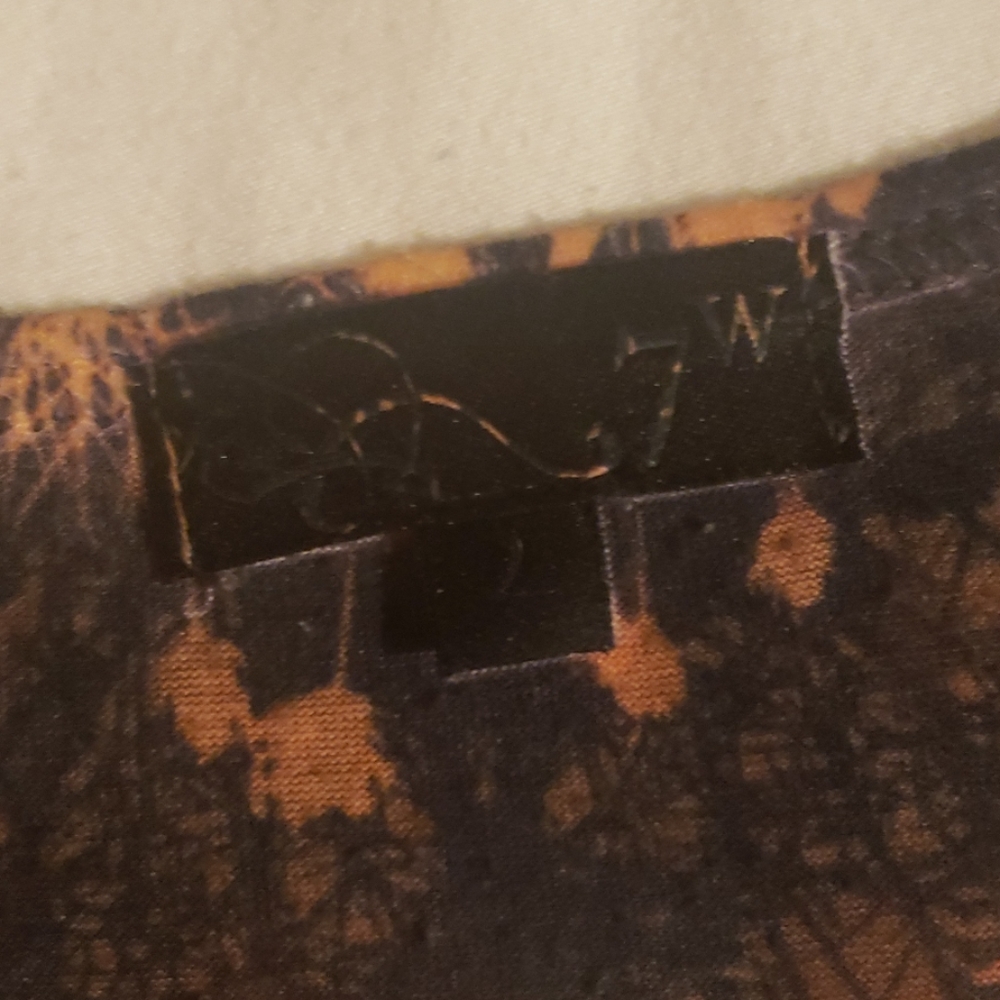 7 Top - Picture 3 of 3